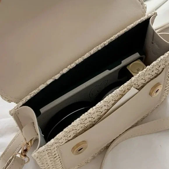 Woven straw fold over square bag pearl strap crossbody boho cream - Picture 3 of 3